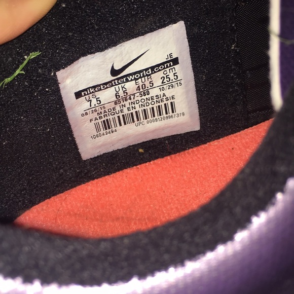 Nike sports cleats, condition like new - Picture 5 of 5